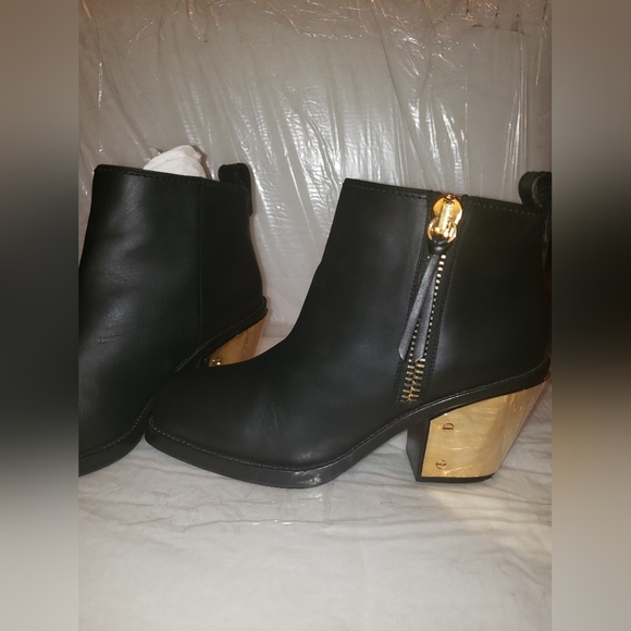 Guiseppe Zanotti Black leather biker moto western ankle boots gold plate heel 11 - Picture 10 of 16
